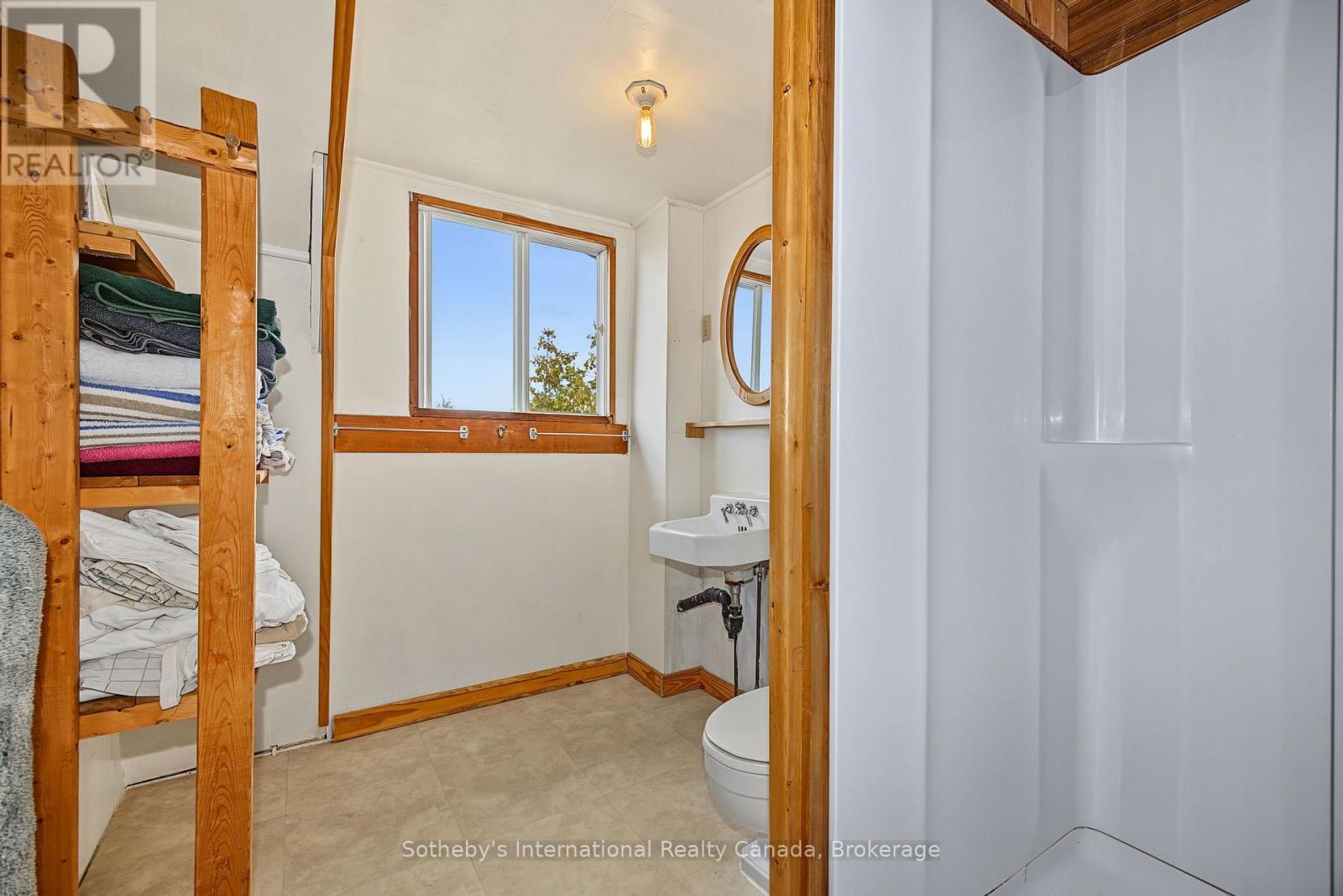 1 Island 352c Property Photo 29