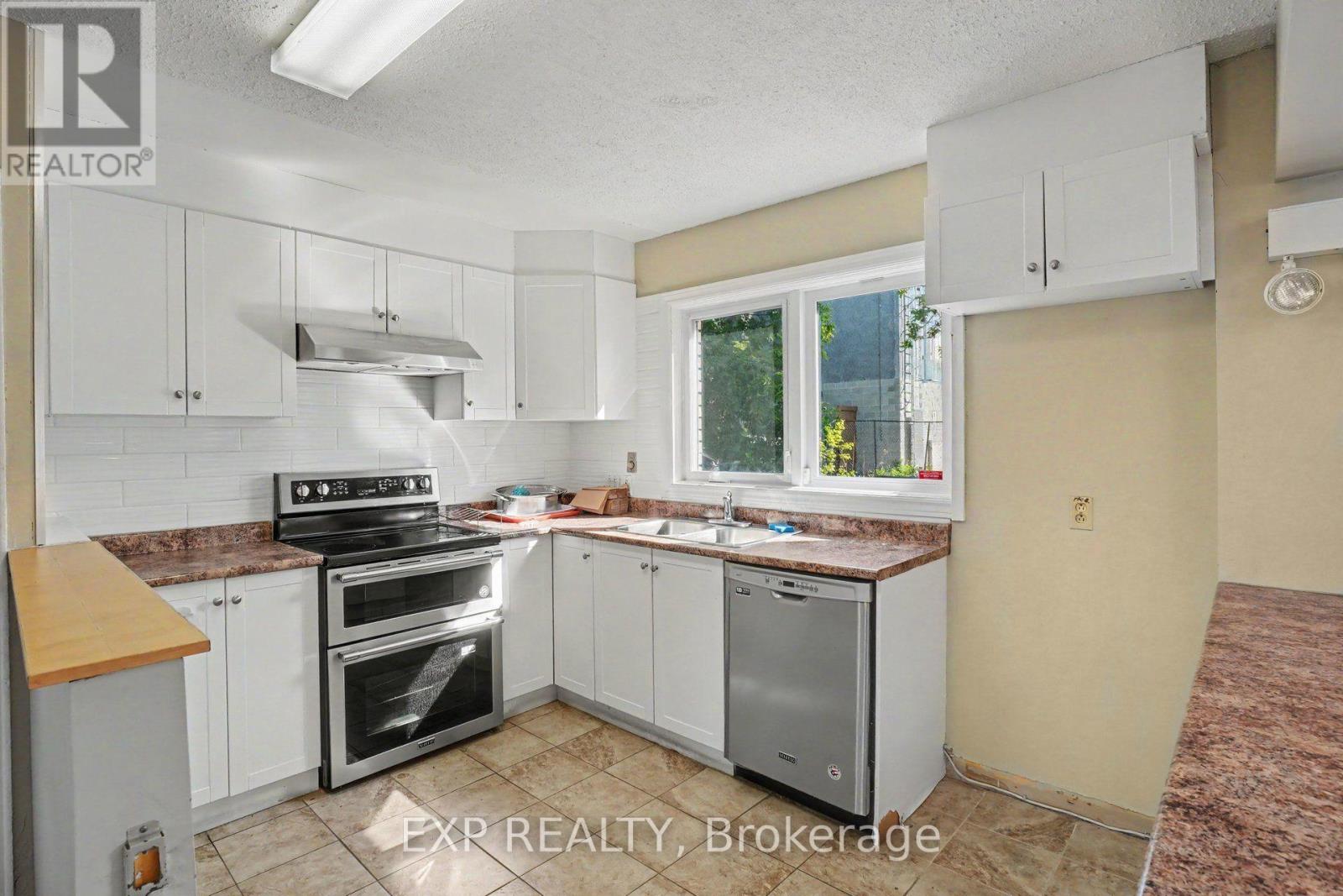 297 Savard Avenue E Property Photo 7