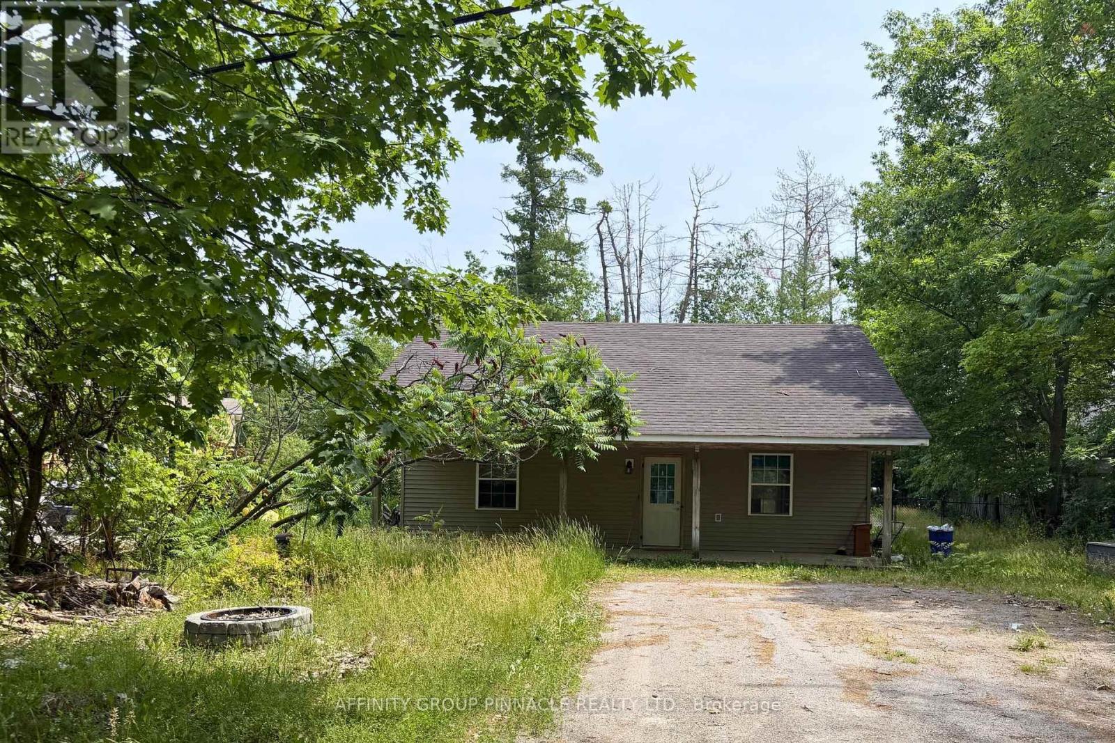 2 Oakwood Drive Property Photo 1