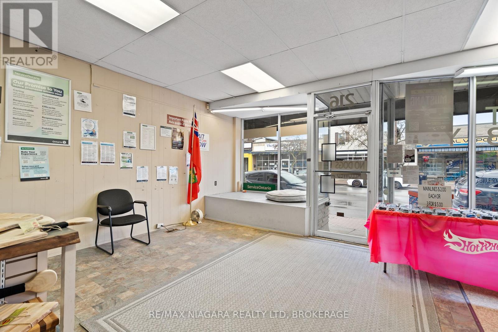216 King Street Property Photo 6