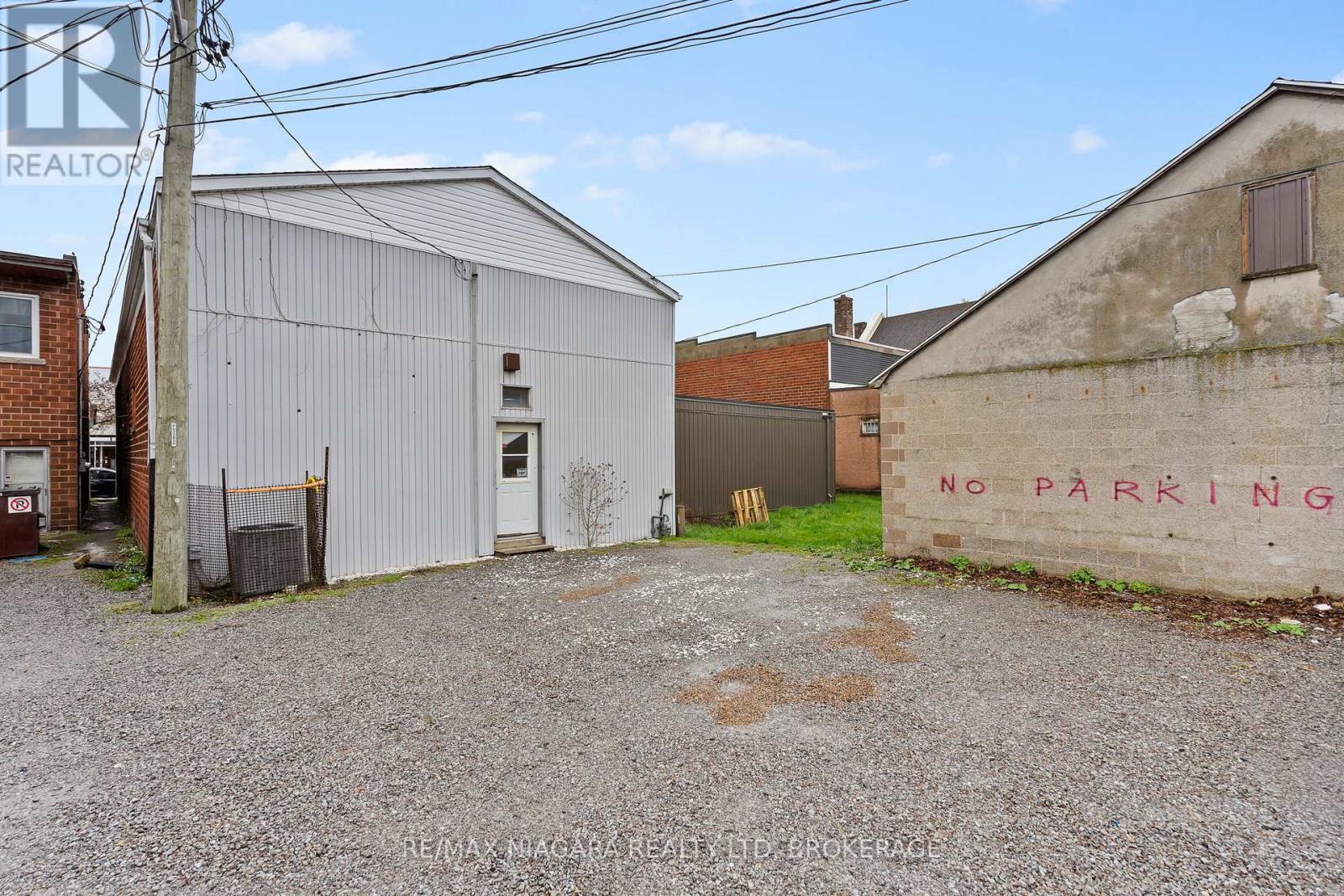 216 King Street Property Photo 16