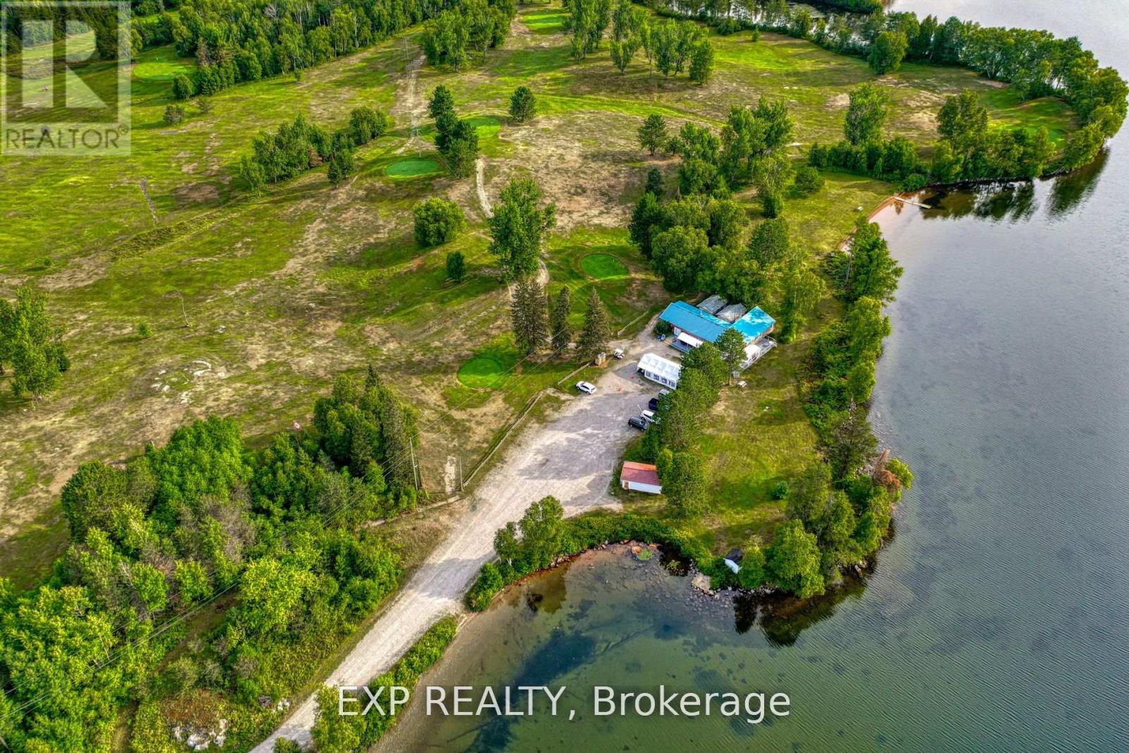 725 Lochhead Drive Property Photo 4