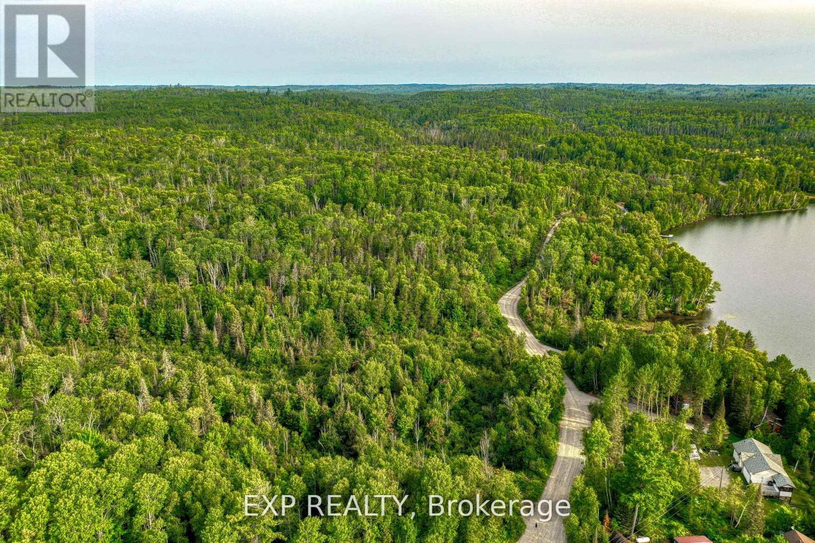 725 Lochhead Drive Property Photo 7