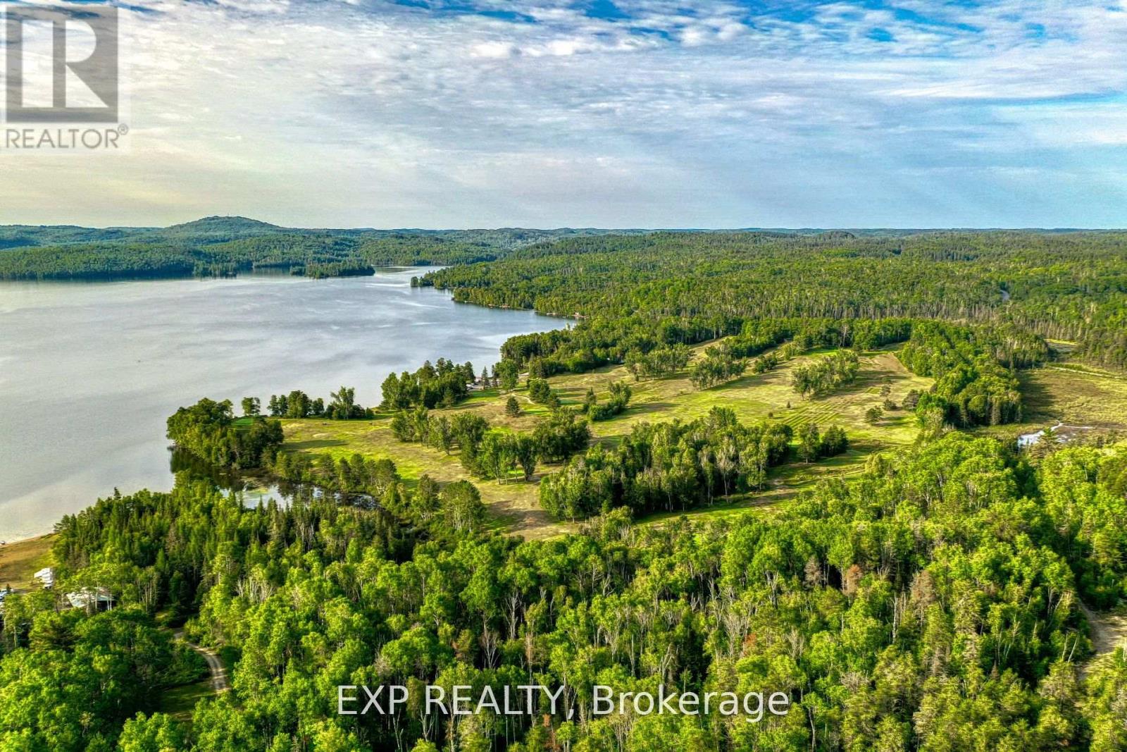 725 Lochhead Drive Property Photo 12