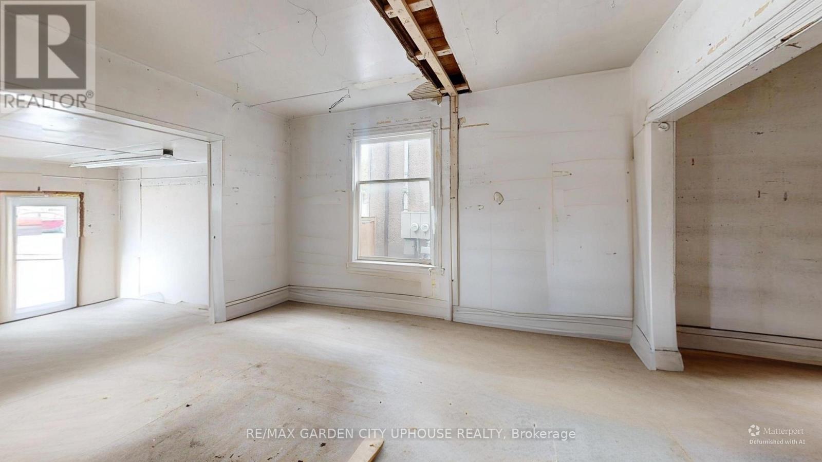 71 Queen Street Property Photo 6