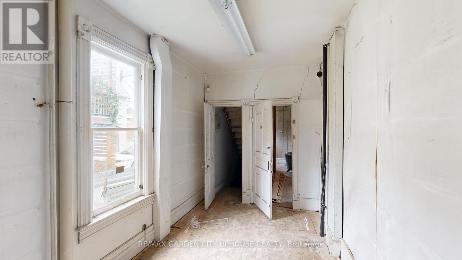 71 Queen Street Property Photo 12
