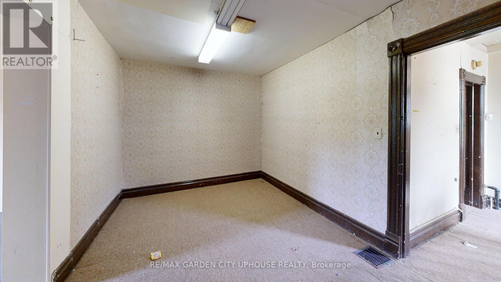 71 Queen Street Property Photo 13