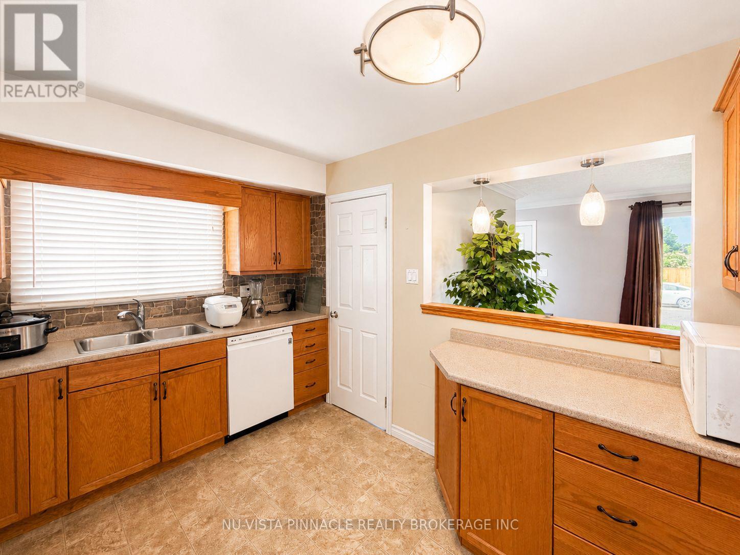 15 Gregory Place Property Photo 10