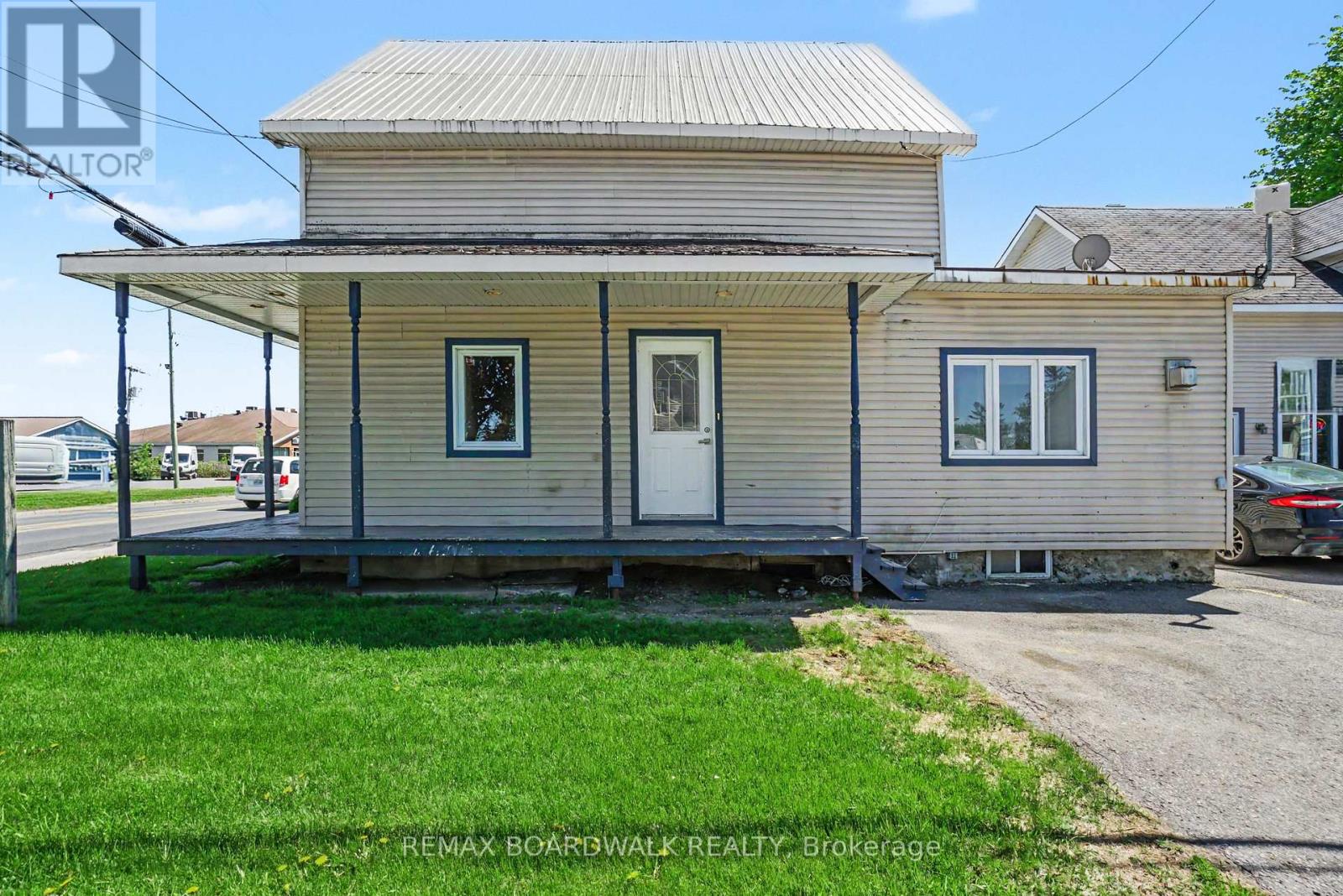 683 Principale Street Property Photo 5
