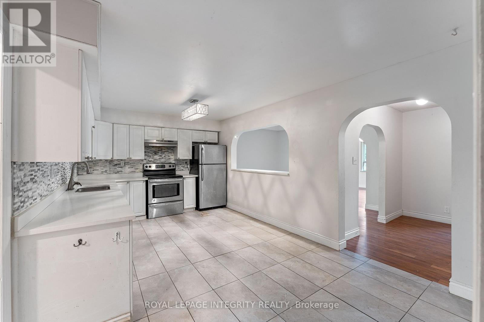 3823 Drouin Road Property Photo 9