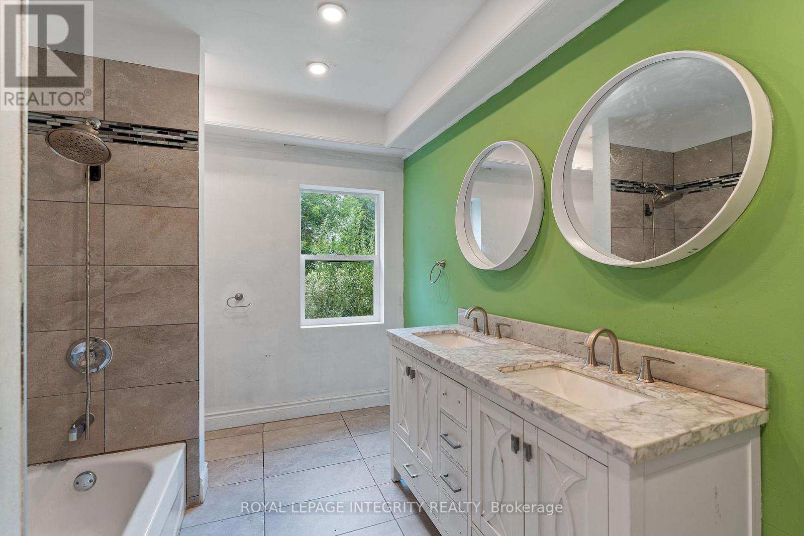 3823 Drouin Road Property Photo 17