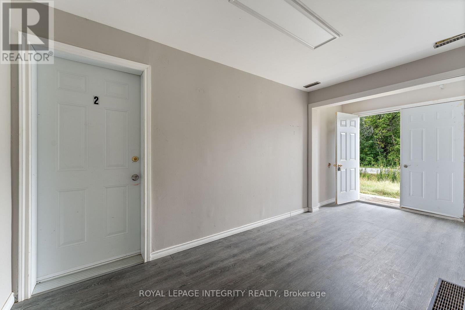 3823 Drouin Road Property Photo 19