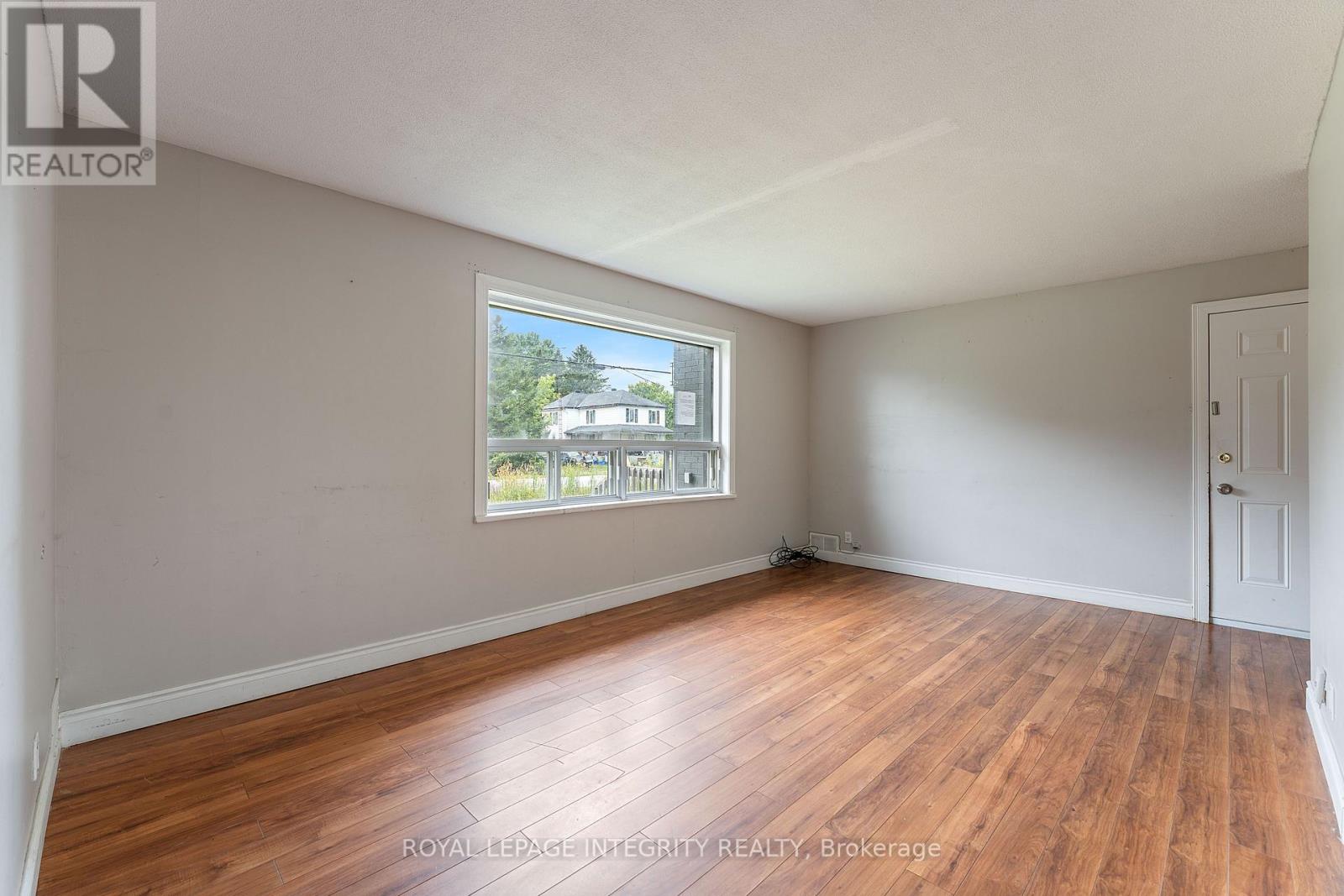 3823 Drouin Road Property Photo 21
