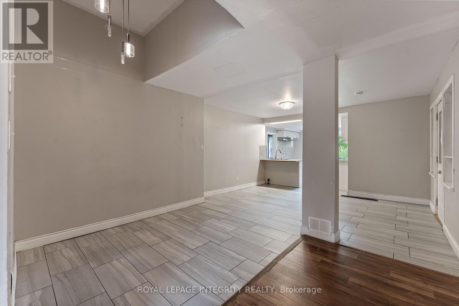 3823 Drouin Road Property Photo 22