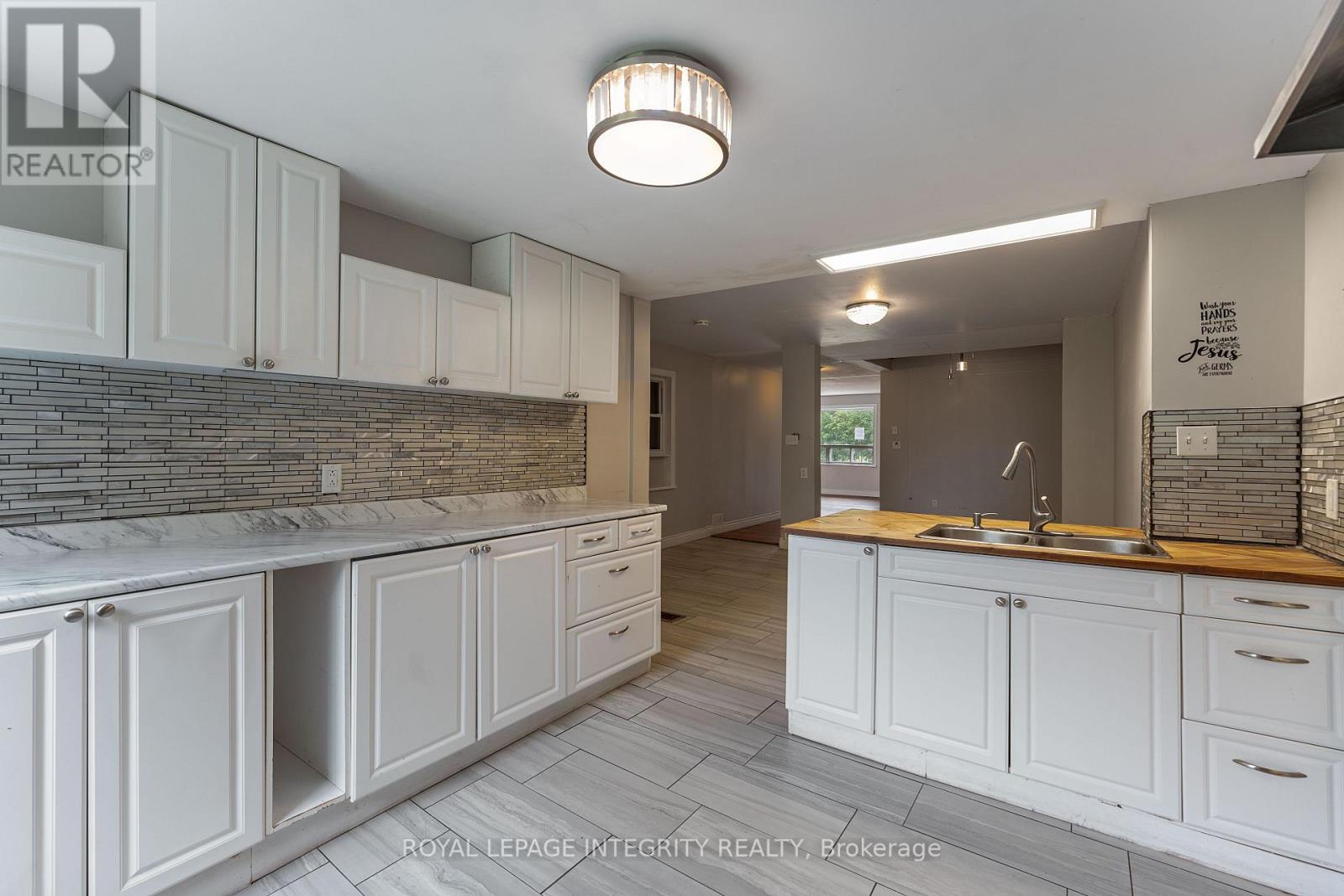 3823 Drouin Road Property Photo 27