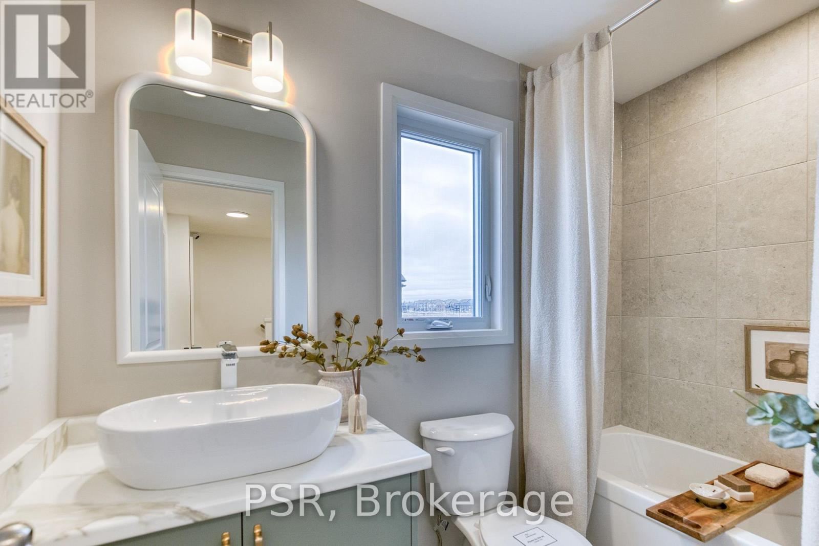 200 Rivergreen Crescent Property Photo 16