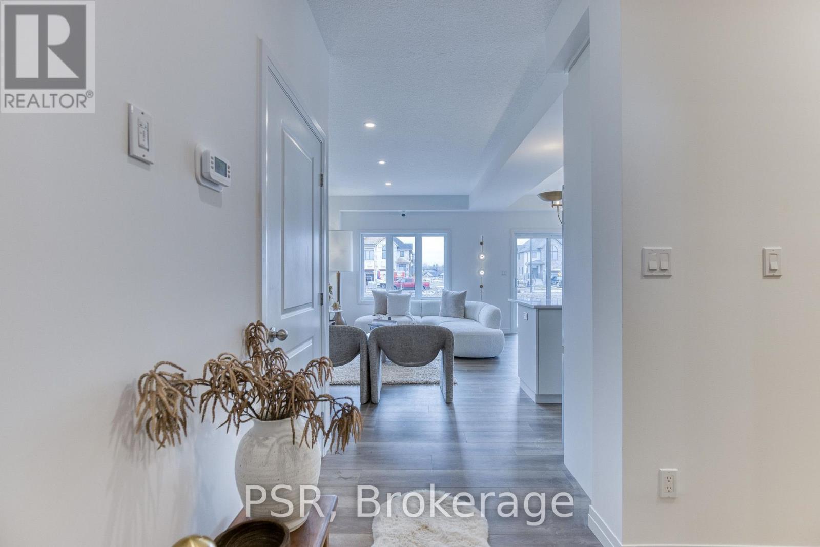 200 Rivergreen Crescent Property Photo 19