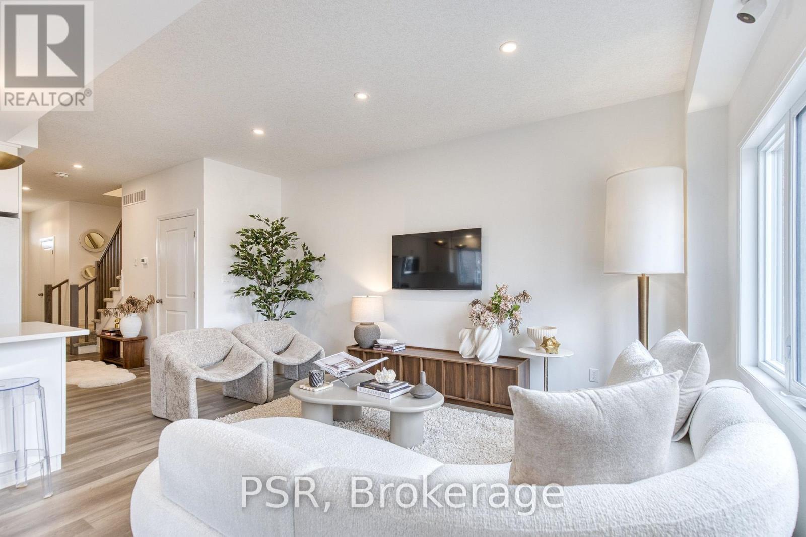 200 Rivergreen Crescent Property Photo 31