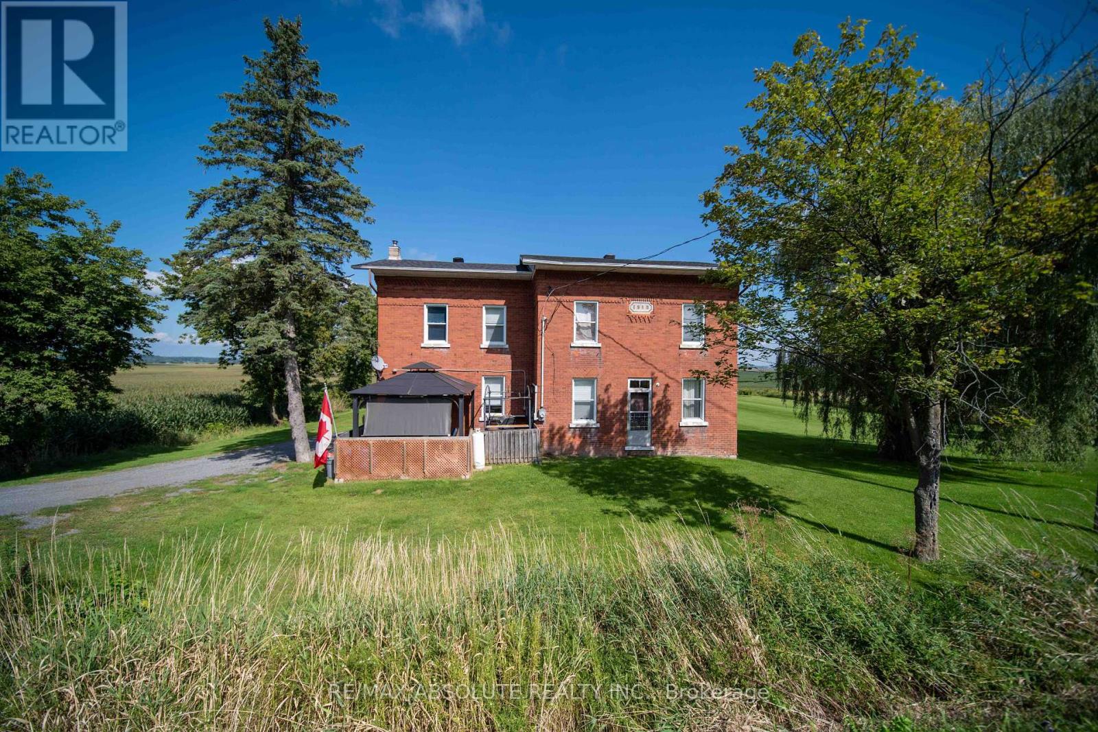 2671 Champlain Street Property Photo 1