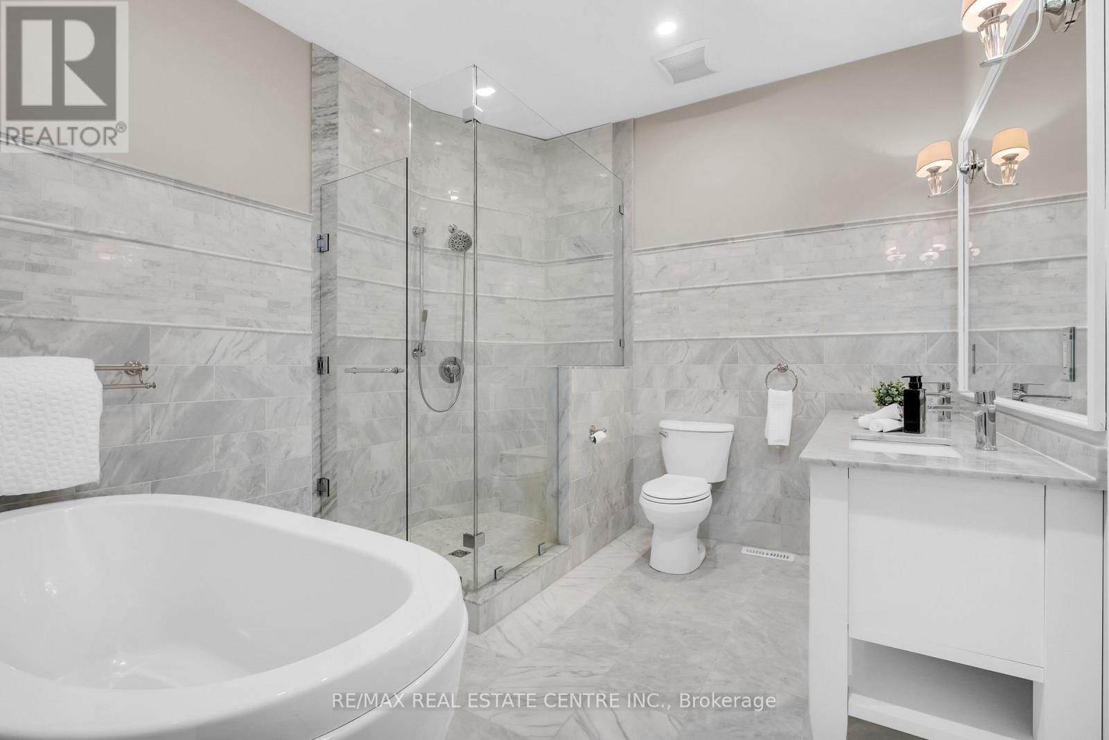 1560 Elgin Road Property Photo 20