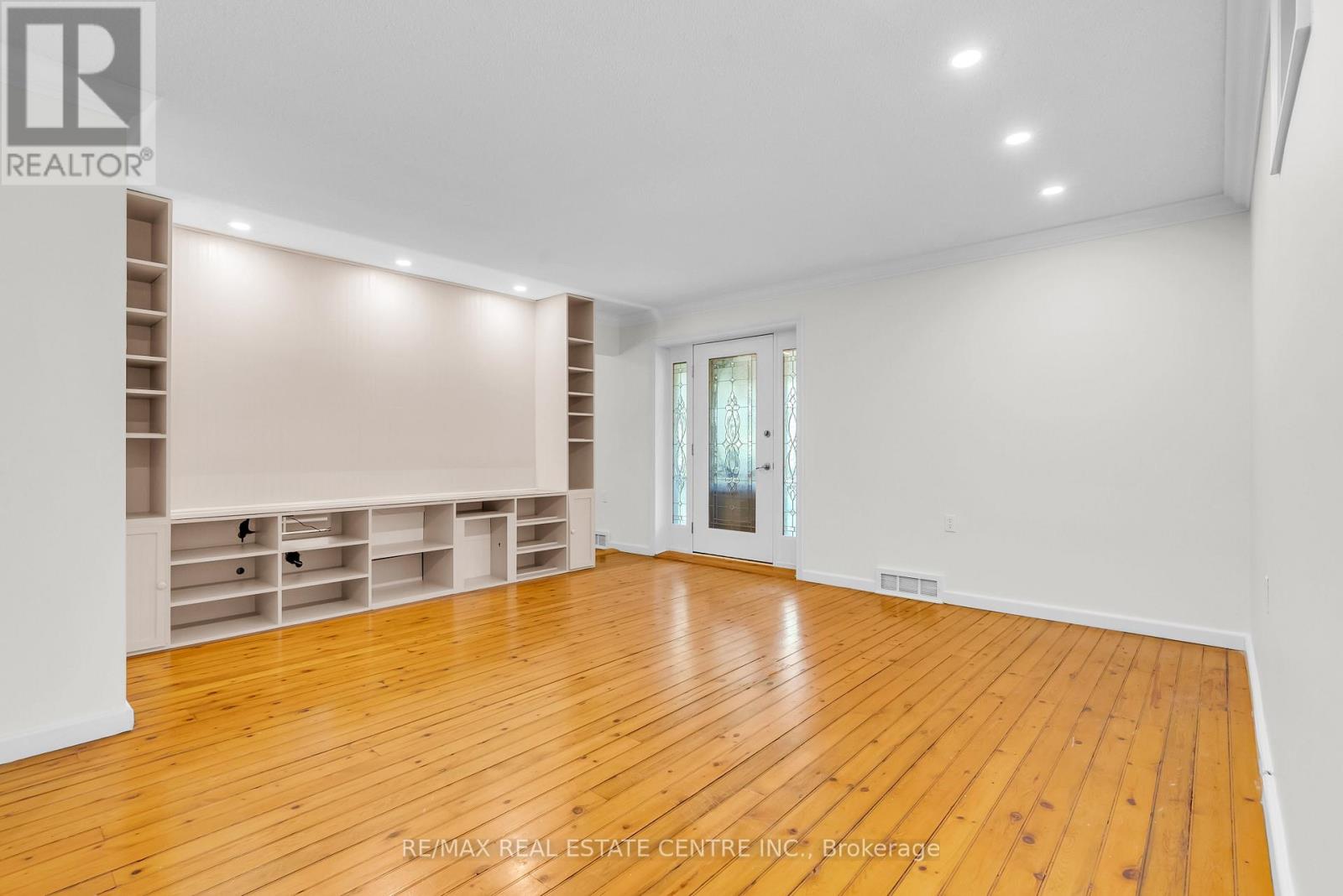 1560 Elgin Road Property Photo 35