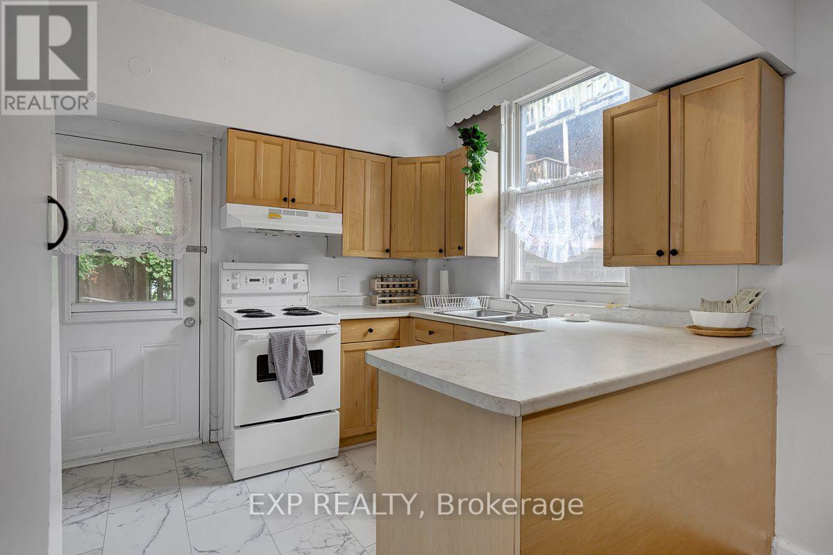 127 Osgoode Street Property Photo 12