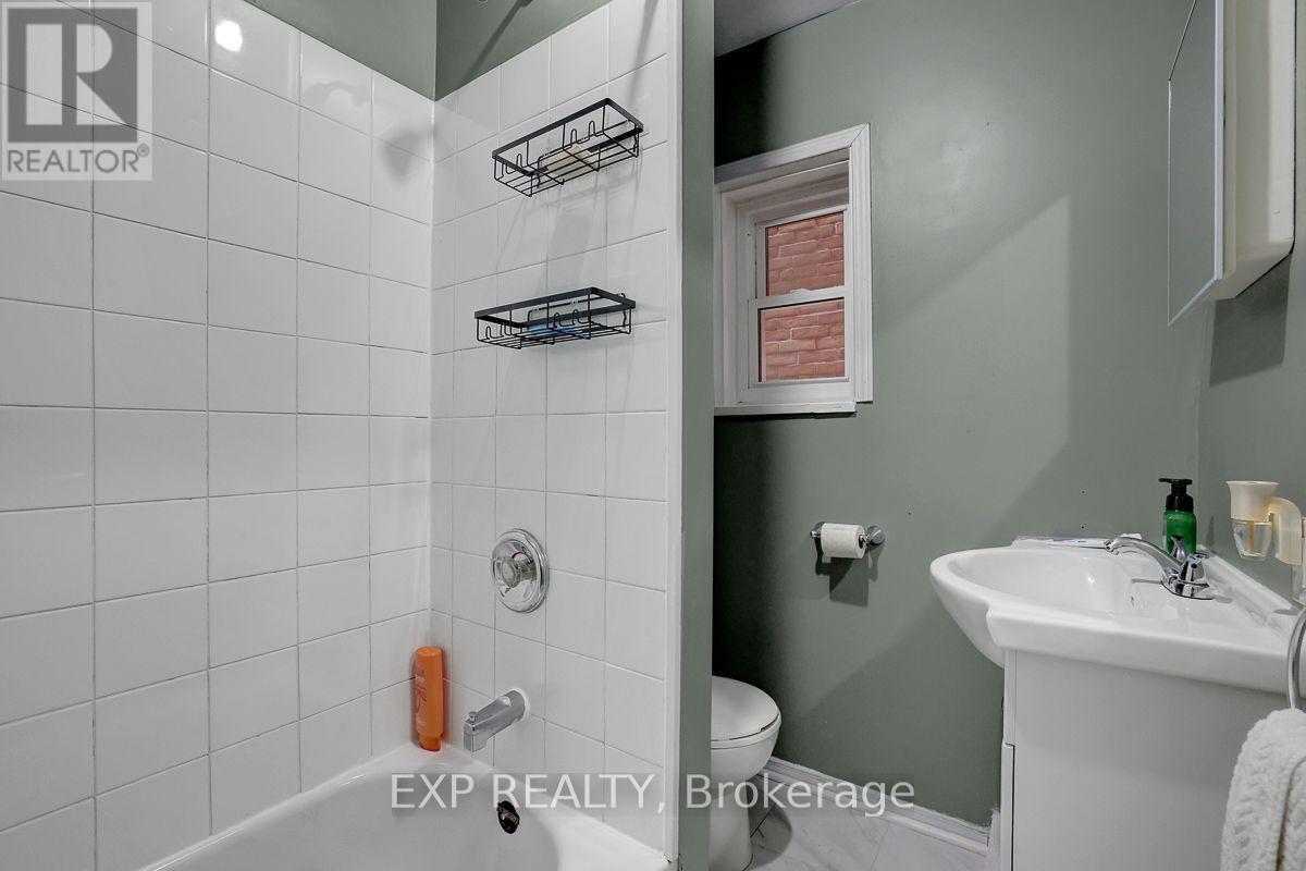 127 Osgoode Street Property Photo 15