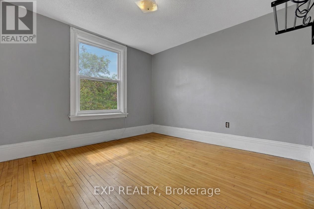 127 Osgoode Street Property Photo 24