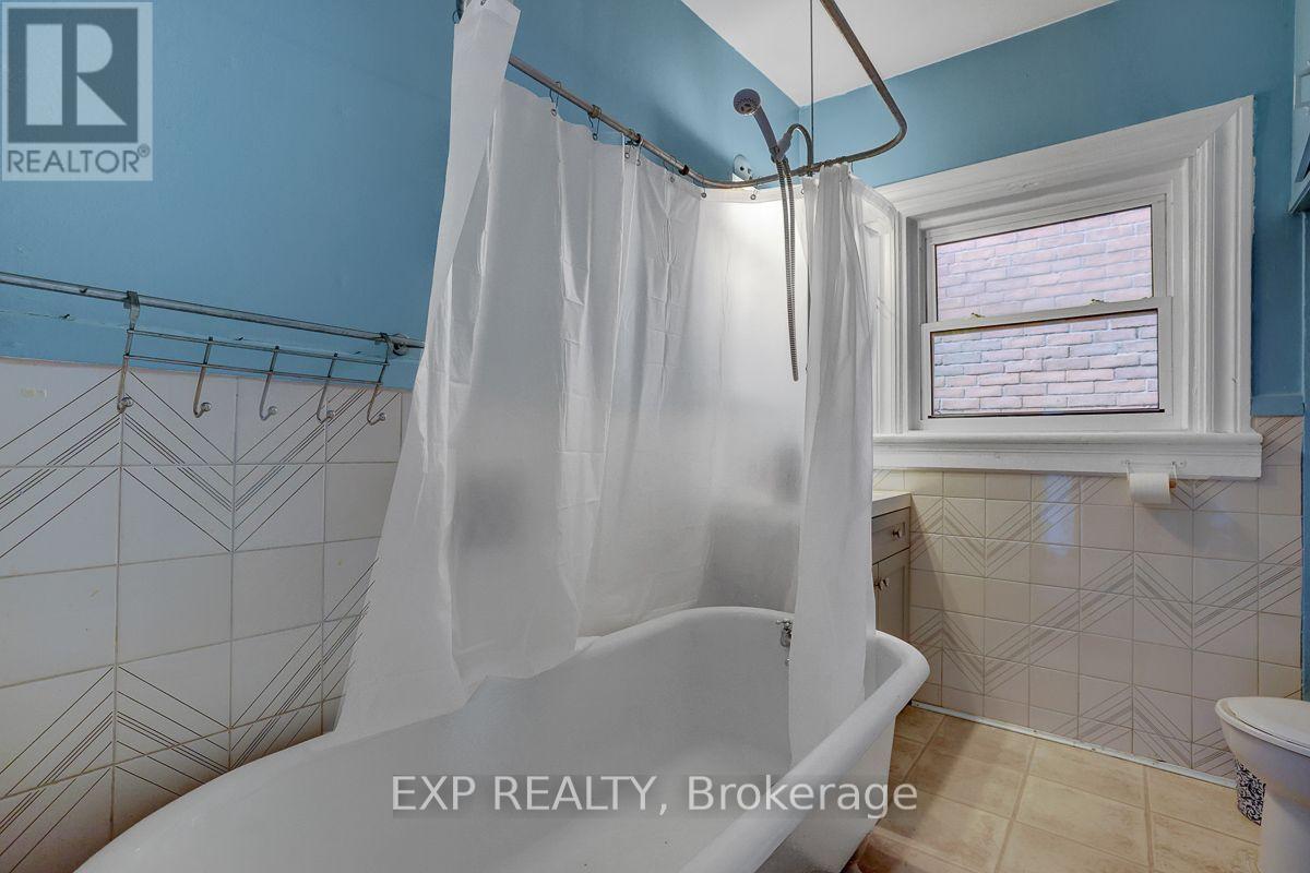 127 Osgoode Street Property Photo 33