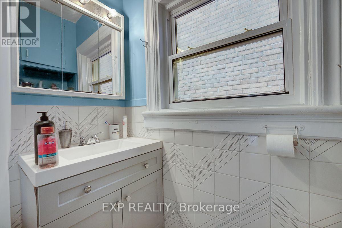 127 Osgoode Street Property Photo 34
