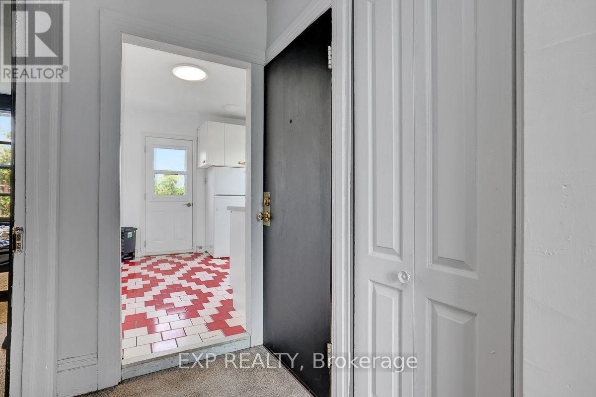 127 Osgoode Street Property Photo 38