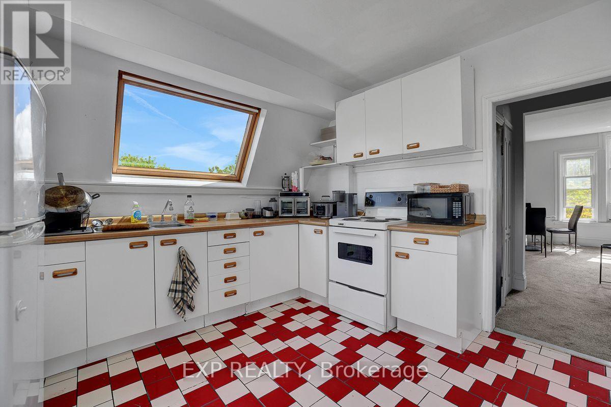 127 Osgoode Street Property Photo 44