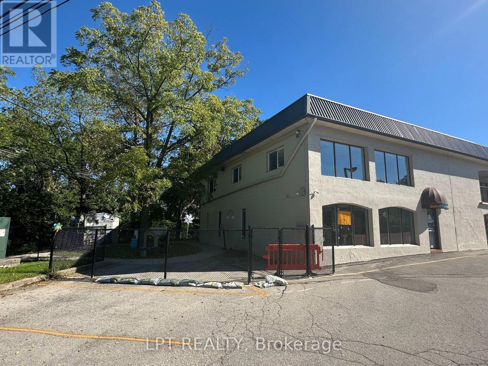 13-14 - 76 MAIN STREET W