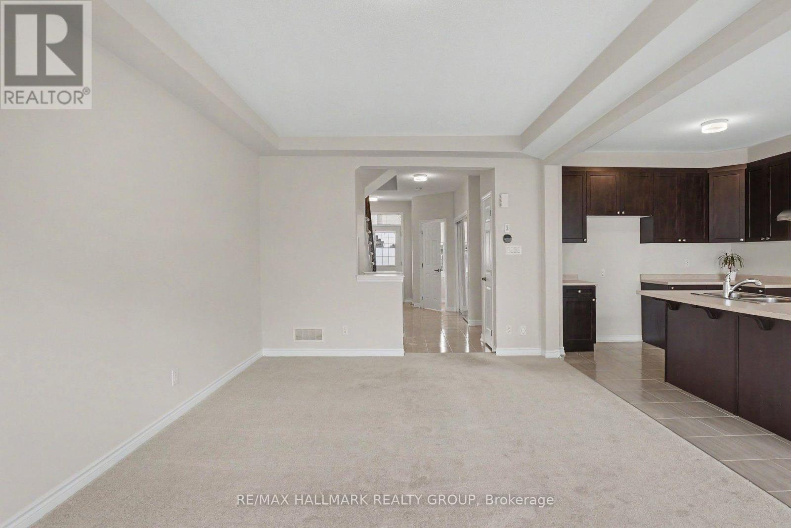 240 Sweetvalley Drive Property Photo 7