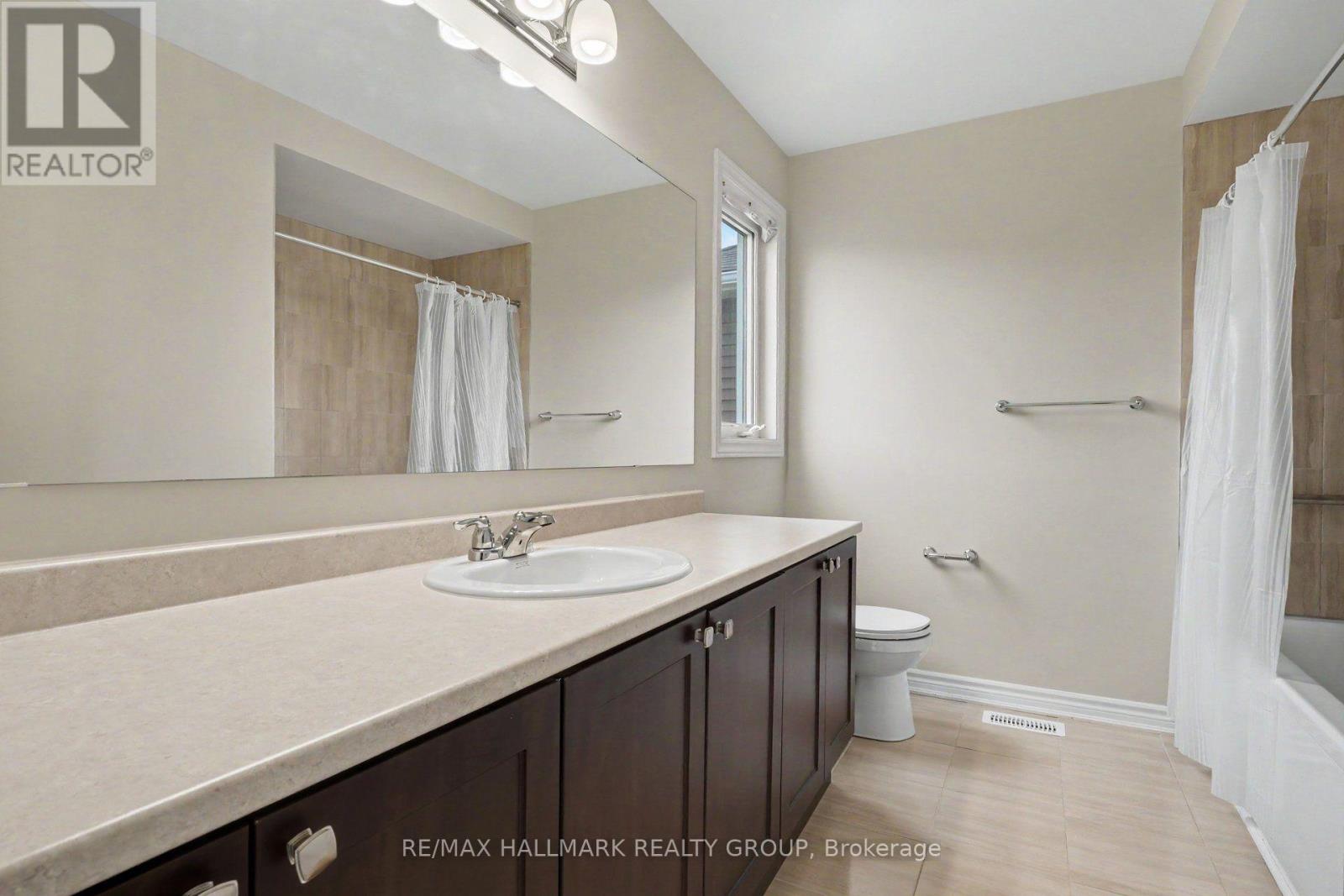 240 Sweetvalley Drive Property Photo 23