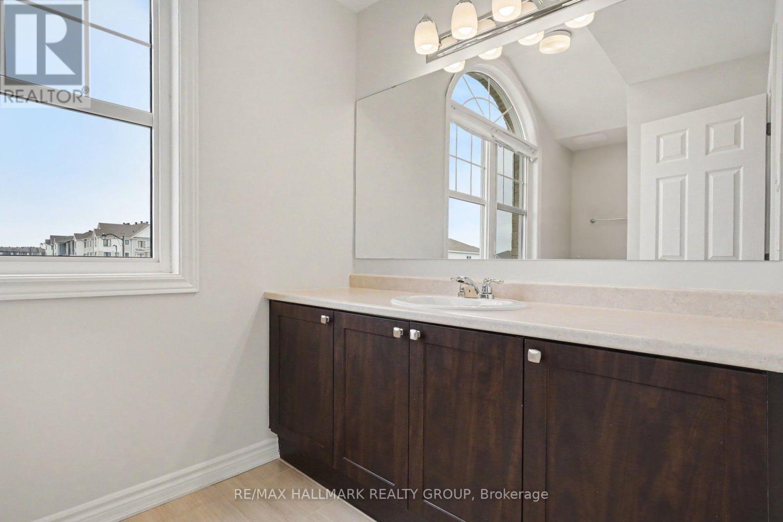 240 Sweetvalley Drive Property Photo 30