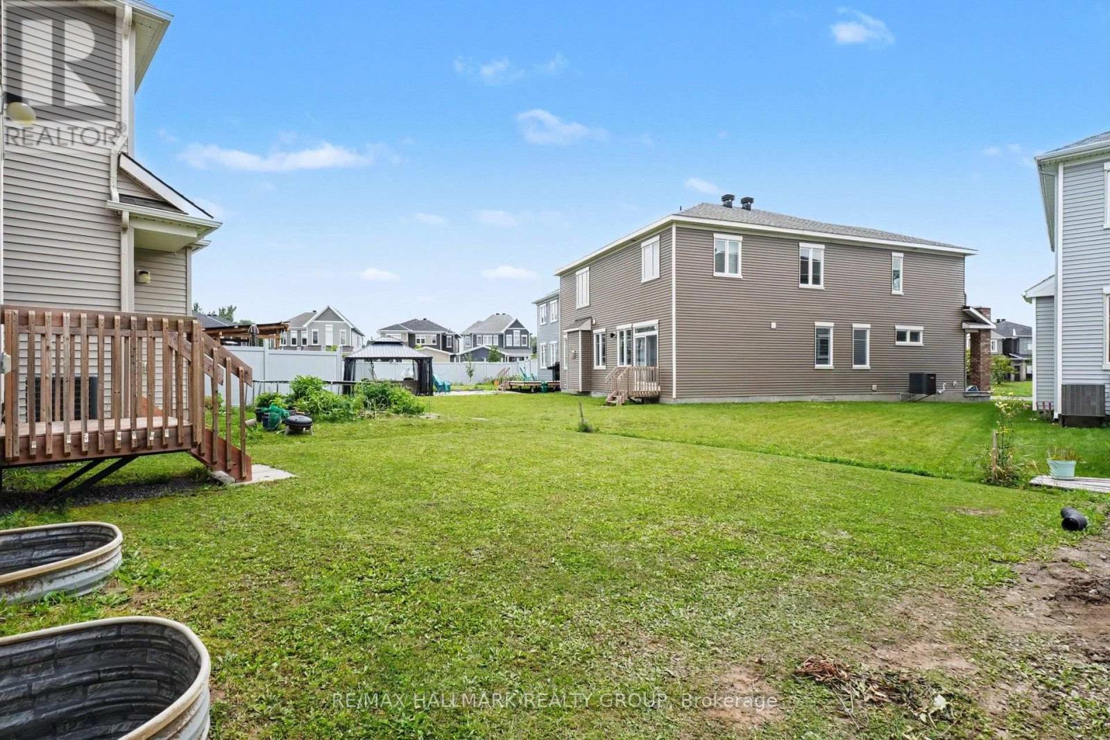 240 Sweetvalley Drive Property Photo 35
