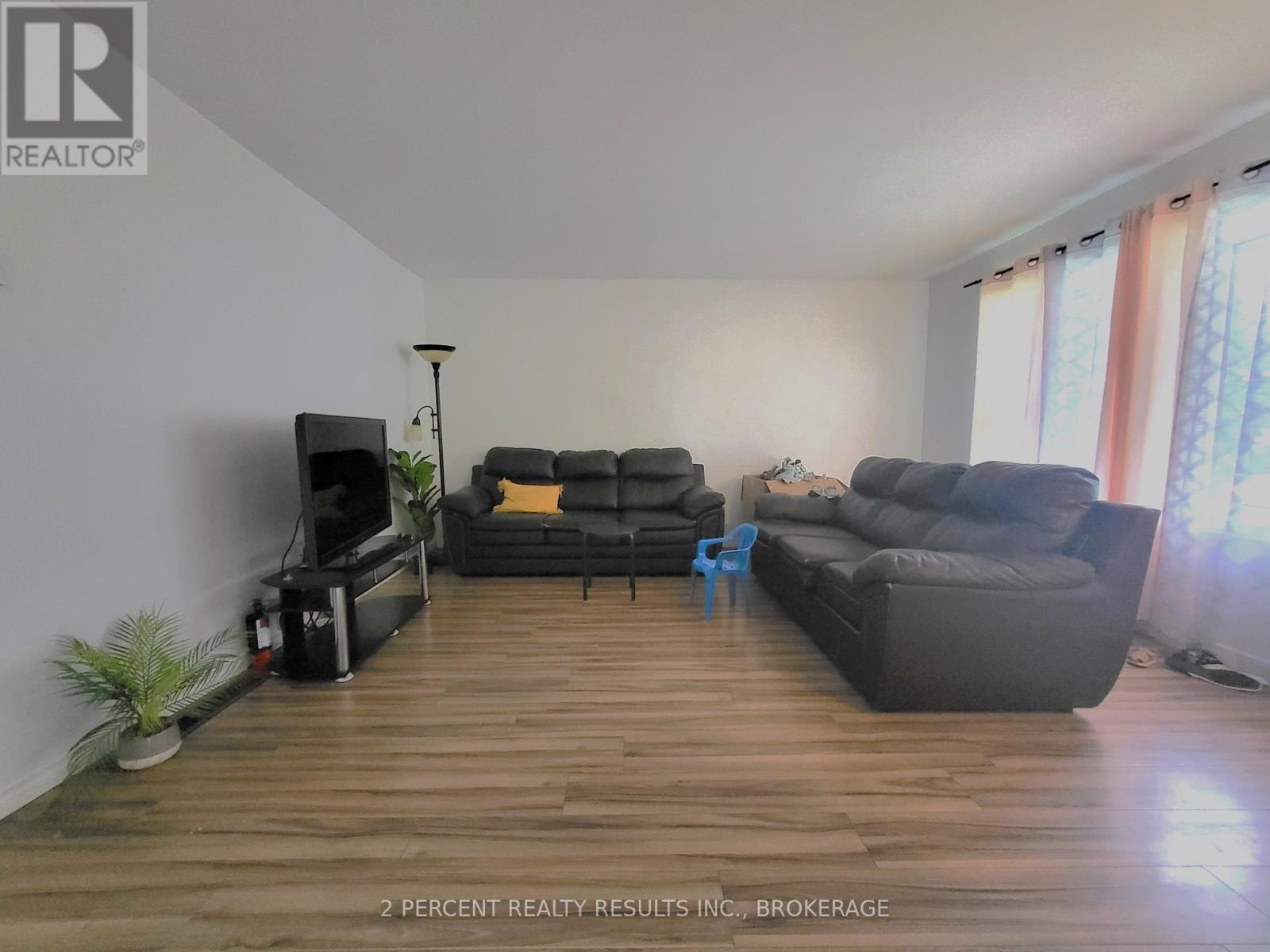 928 Oakview Avenue Property Photo 2