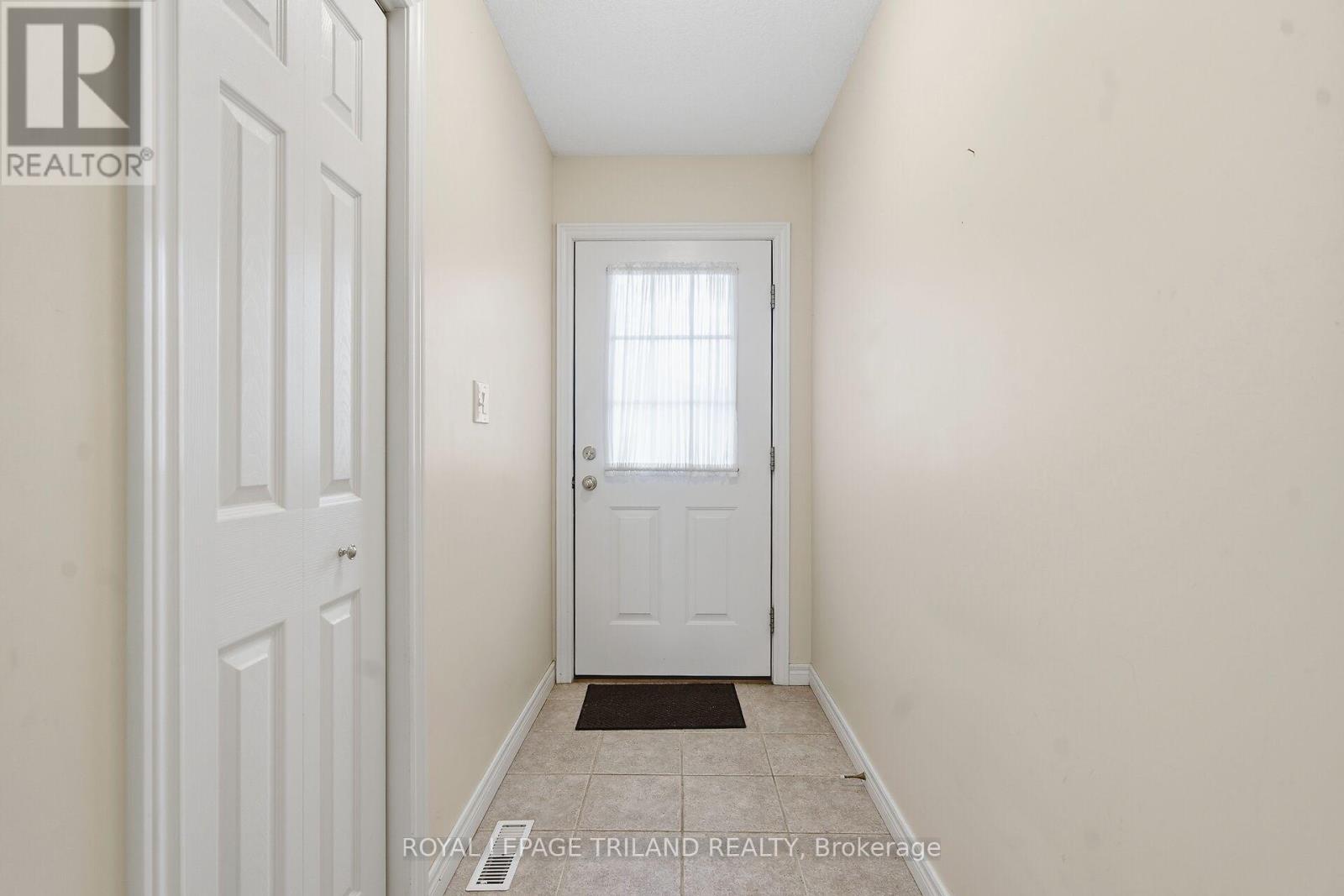 10 - 20 Windemere Place Property Photo 5