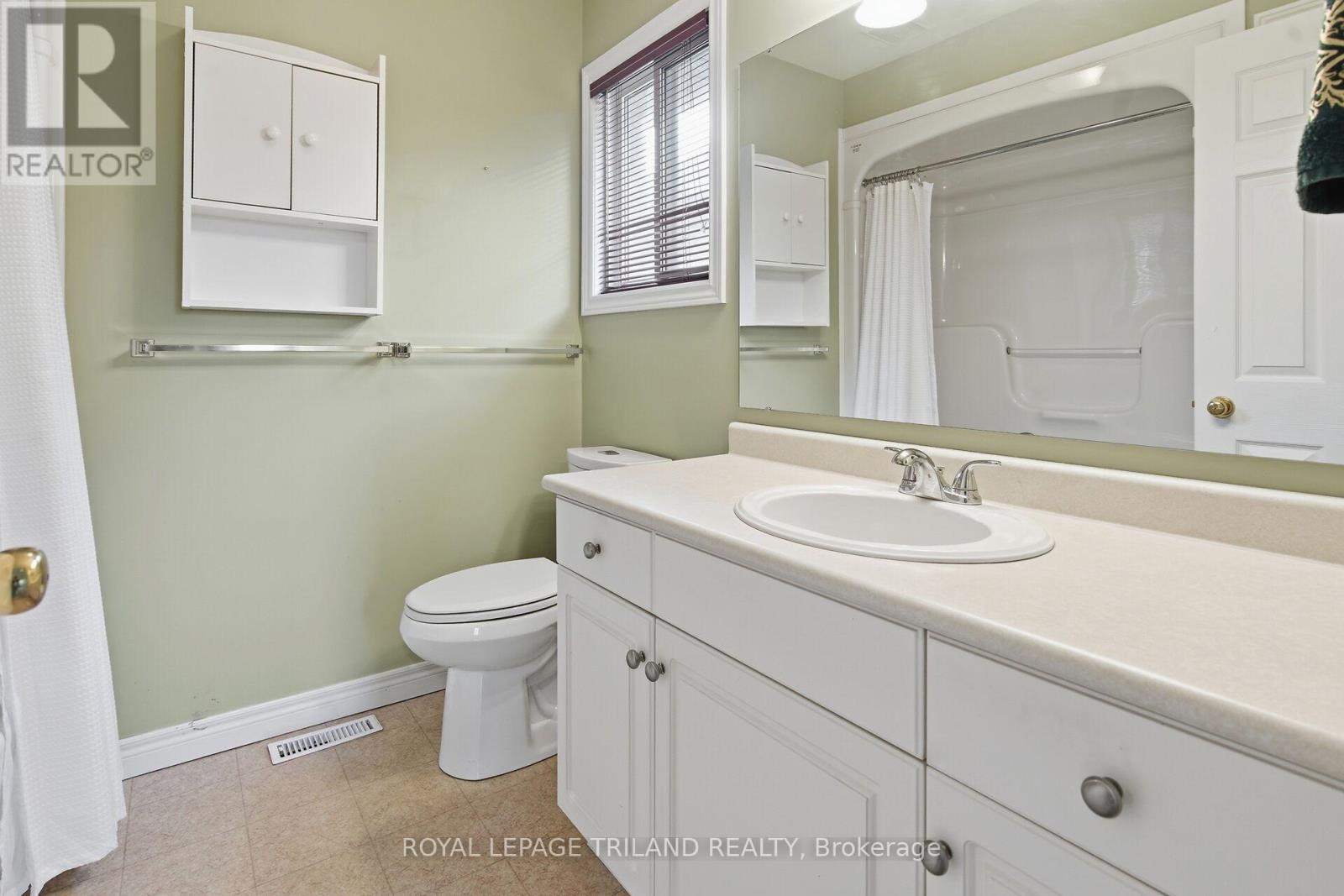 10 - 20 Windemere Place Property Photo 16