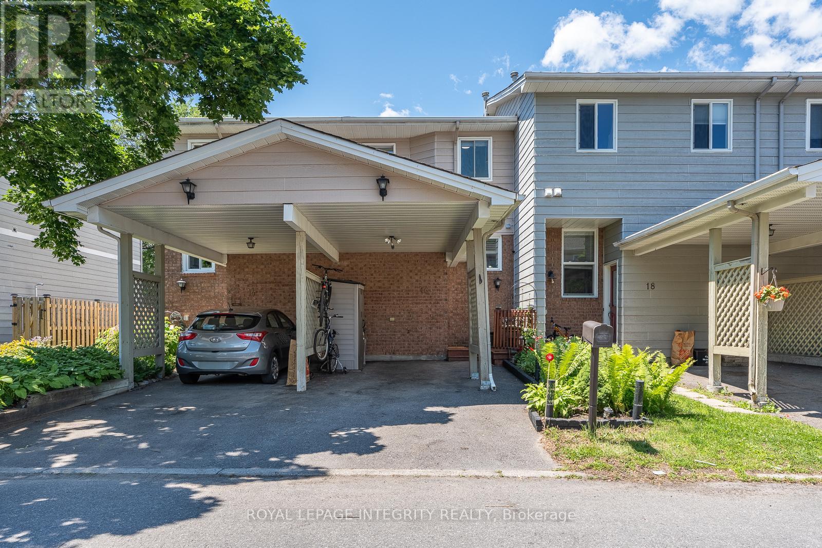 16 STAMFORD PRIVATE Property Photo 1