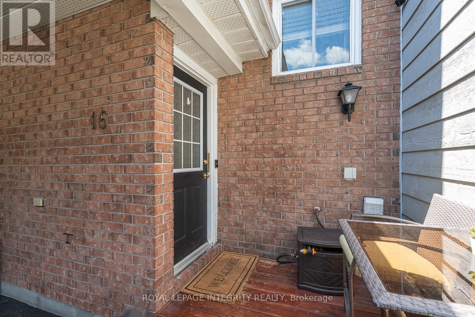 16 Stamford Private Property Photo 3