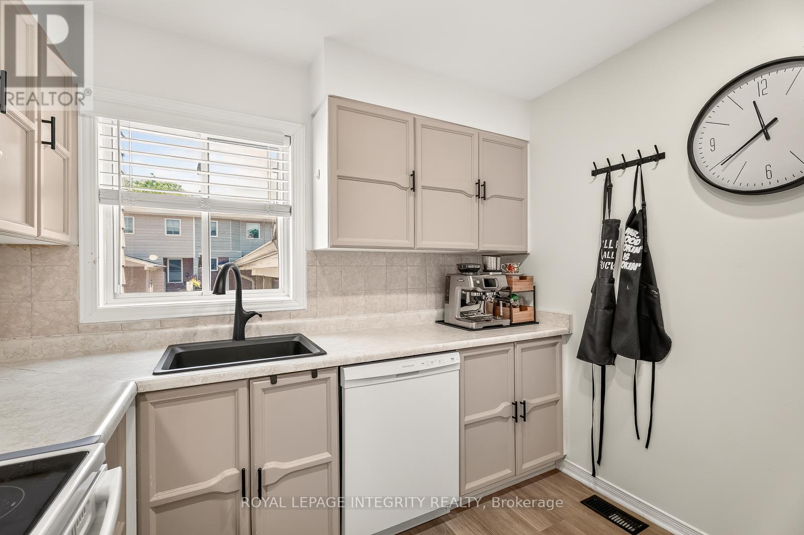 16 Stamford Private Property Photo 18