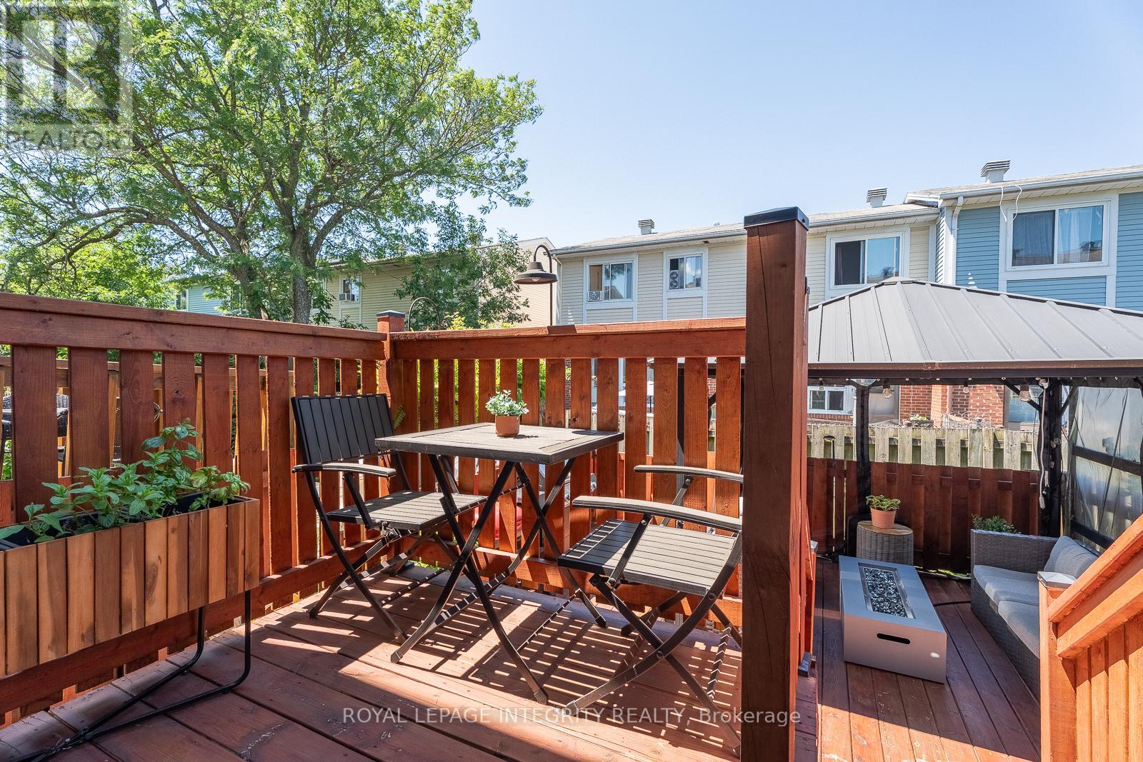 16 Stamford Private Property Photo 35
