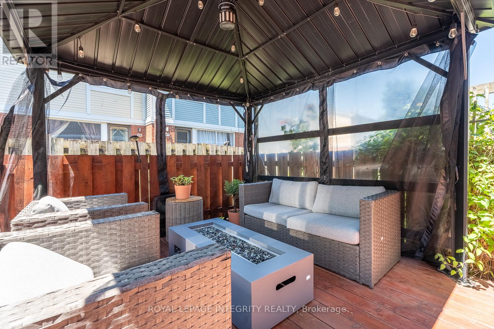 16 Stamford Private Property Photo 40