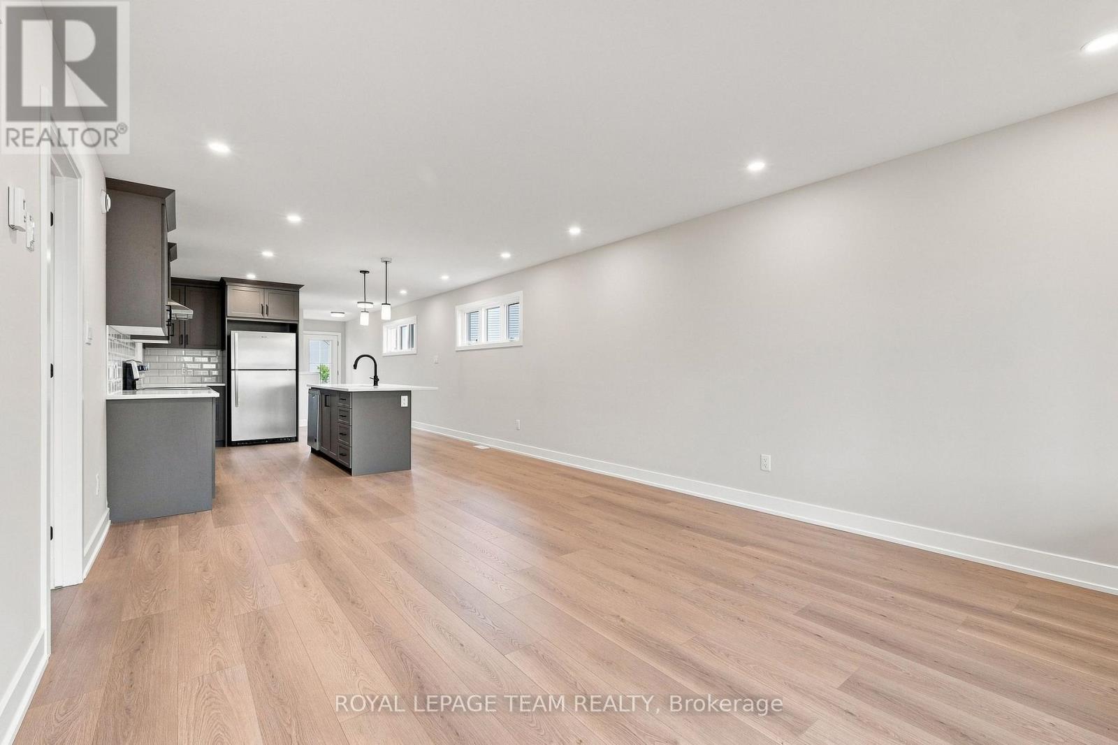 52 Whitcomb Crescent Property Photo 18