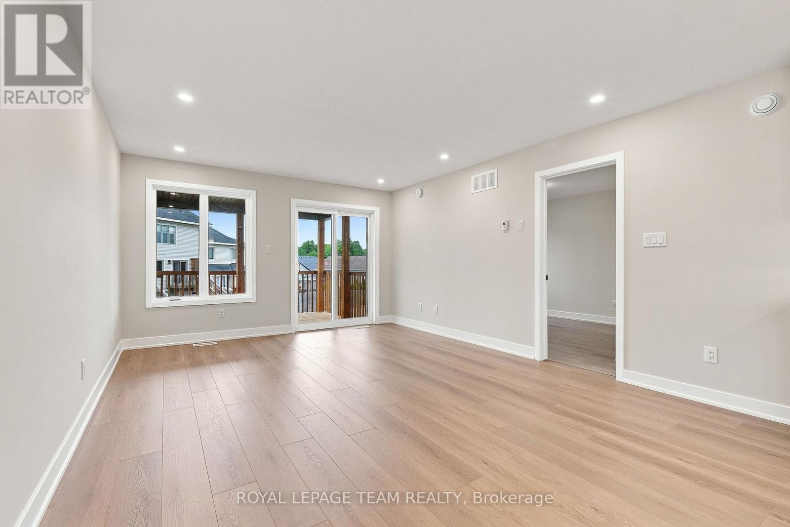 52 Whitcomb Crescent Property Photo 19