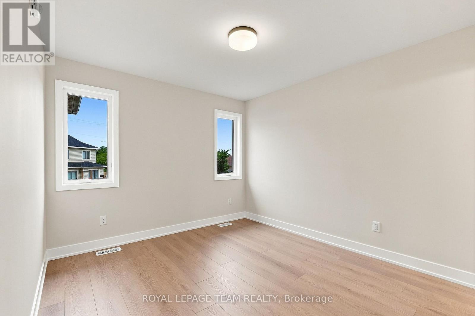 52 Whitcomb Crescent Property Photo 22