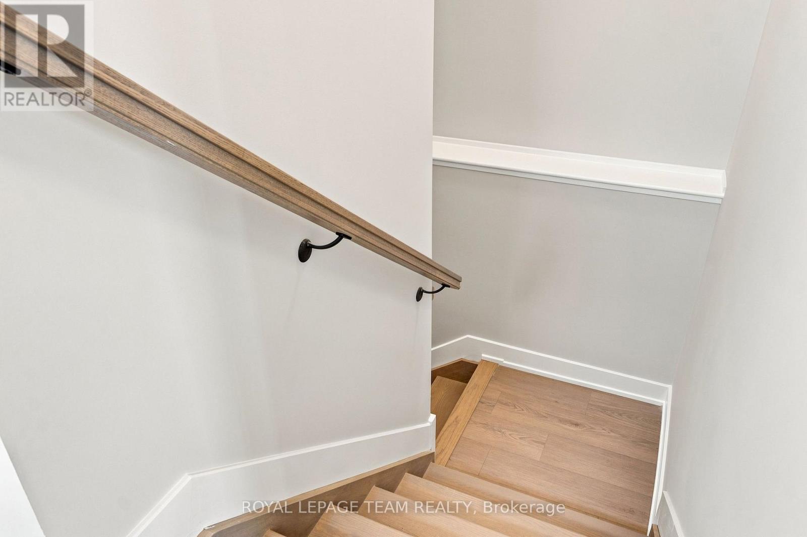 52 Whitcomb Crescent Property Photo 32
