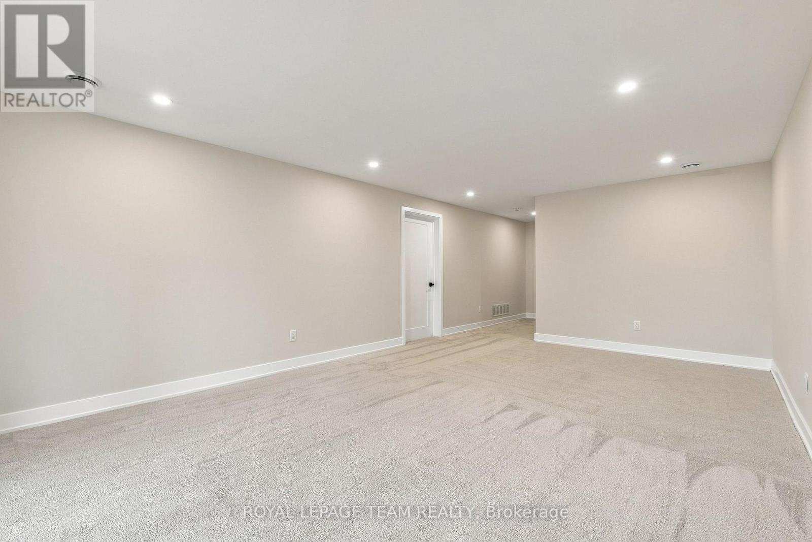 52 Whitcomb Crescent Property Photo 33